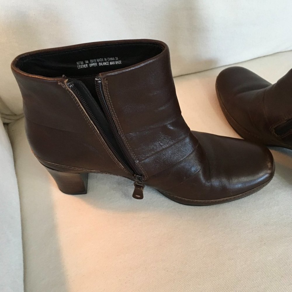 Clarks Active Air Artisan Leather Zipper Boots - Picture 8 of 8